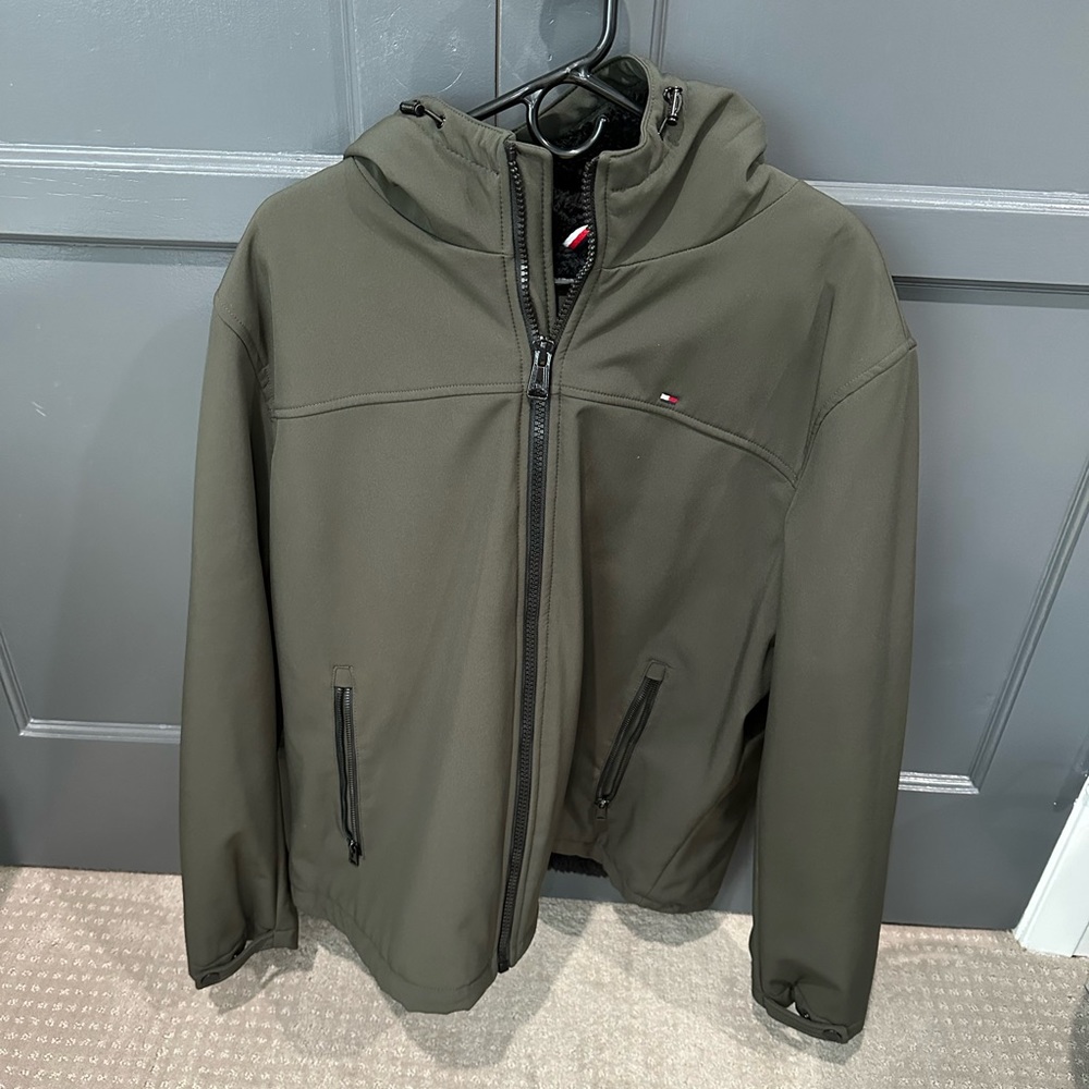 Tommy Hilfiger men’s jacket XL fuzzy inside